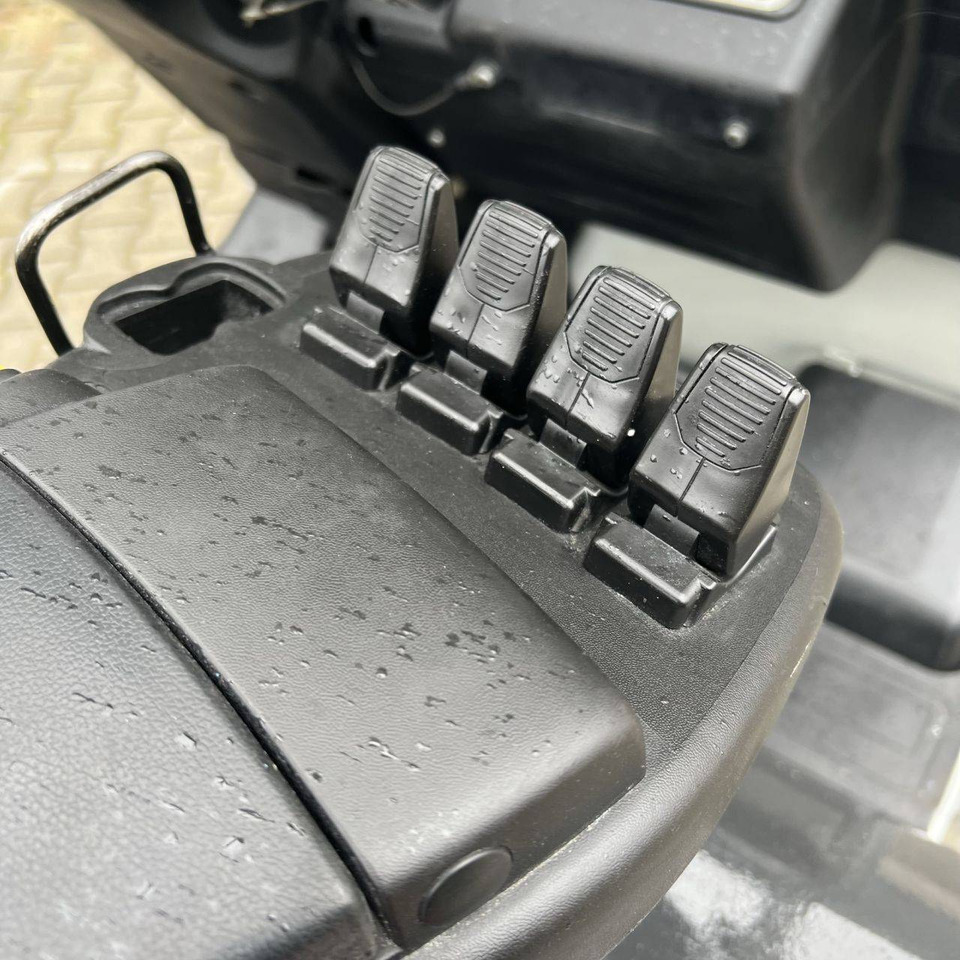 Unicarriers ET16 (AG1N12L16Q) - Električni viljuškar: slika 5 Unicarriers ET16 (AG1N12L16Q) - Električni viljuškar: slika 5