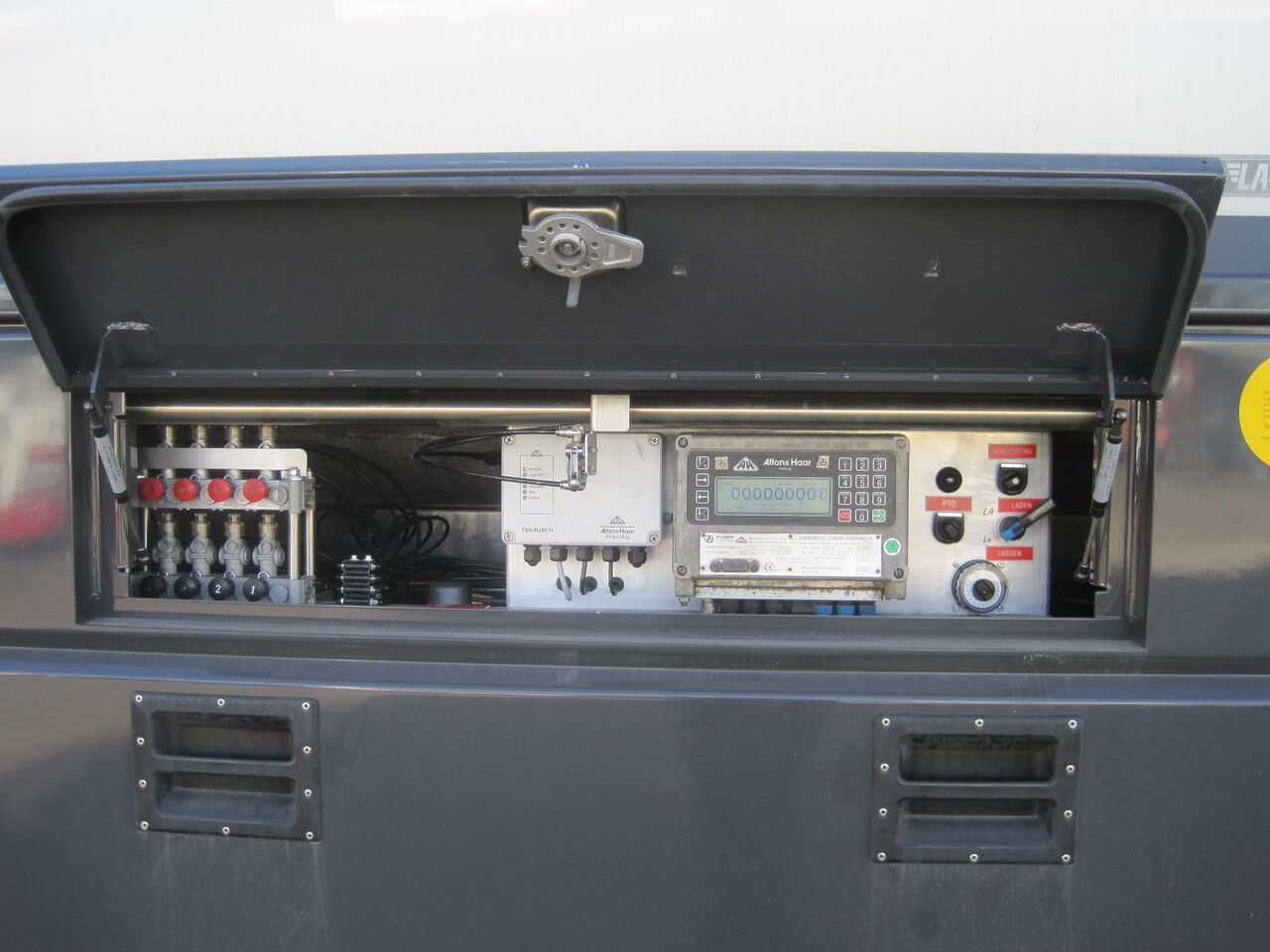 SCANIA G370 - Kamion cisterna: slika 2 SCANIA G370 - Kamion cisterna: slika 2