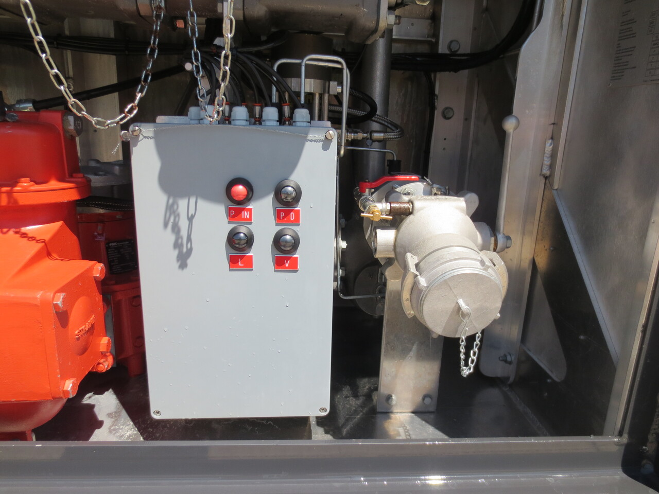 SCANIA G370 - Kamion cisterna: slika 4 SCANIA G370 - Kamion cisterna: slika 4