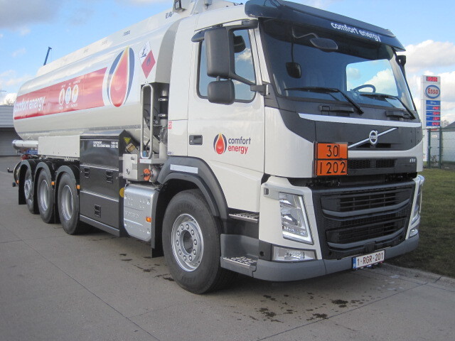 Kamion cisterna VOLVO FM: slika 7