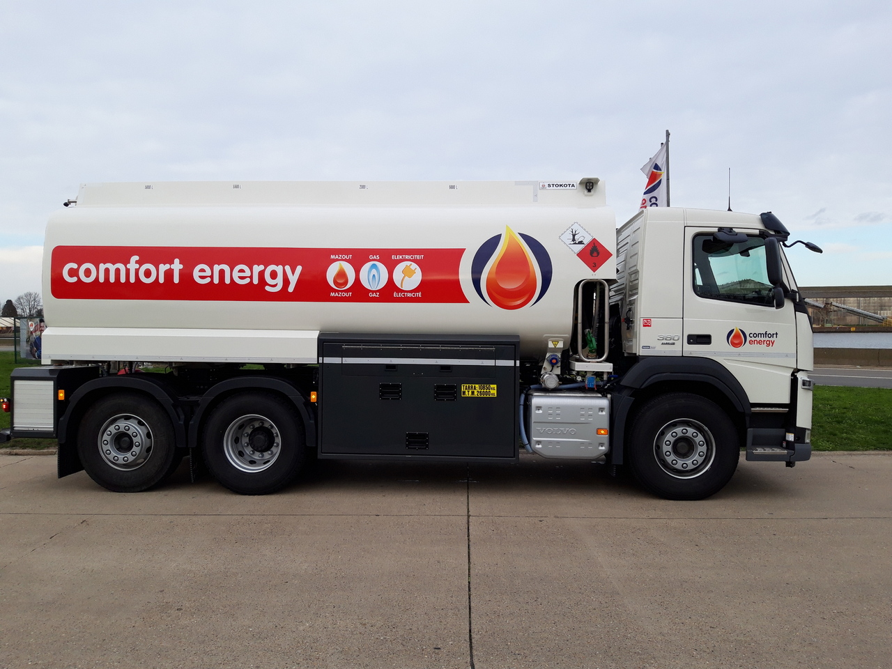 Kamion cisterna VOLVO FM: slika 12