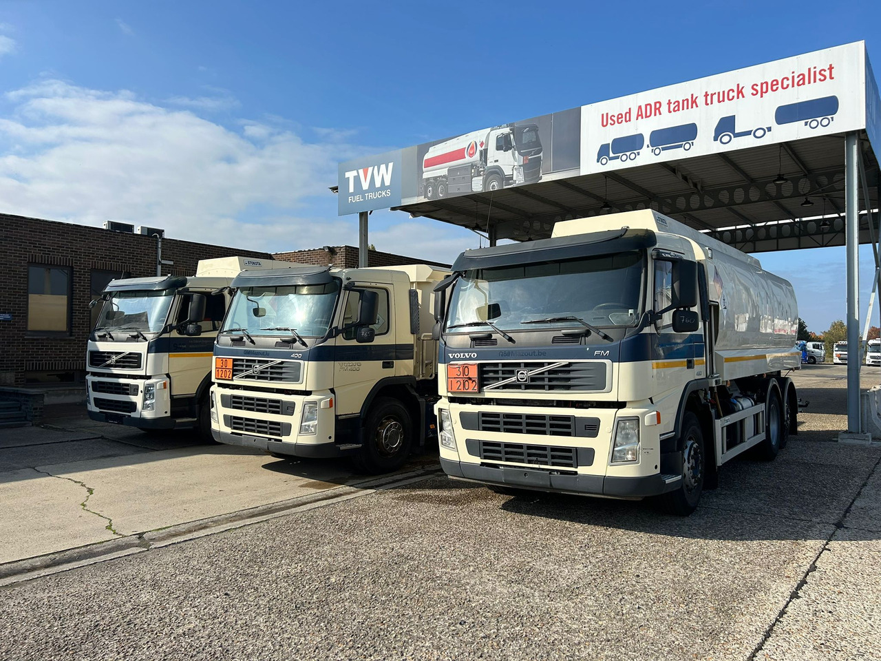 VOLVO FM (lot of 3) - Kamion cisterna: slika 1 VOLVO FM (lot of 3) - Kamion cisterna: slika 1