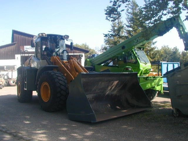 Liebherr L556 2plus2 - Utovarivač točkaš: slika 1 Liebherr L556 2plus2 - Utovarivač točkaš: slika 1