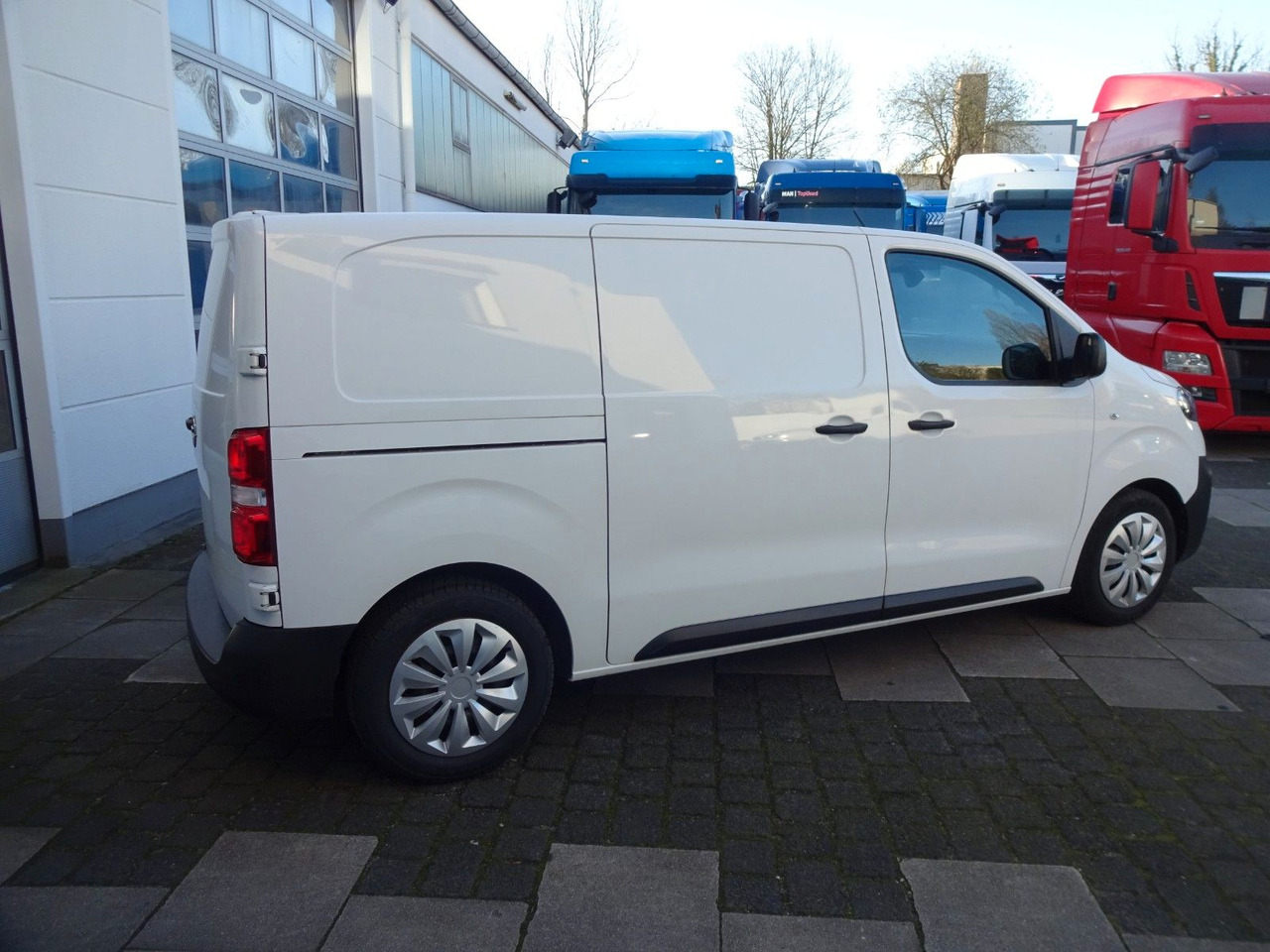 Opel 50 x Vivaro Kasten L1H1, Klima, PDC, Tempomat - Mali kombi: slika 5 Opel 50 x Vivaro Kasten L1H1, Klima, PDC, Tempomat - Mali kombi: slika 5