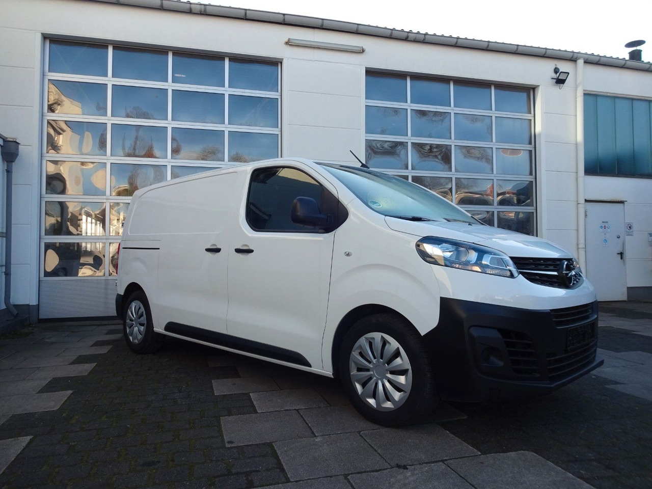Opel Opel 5 x Vivaro Kasten L1H1, Klima, PDC, - Mali kombi: slika 5 Opel Opel 5 x Vivaro Kasten L1H1, Klima, PDC, - Mali kombi: slika 5