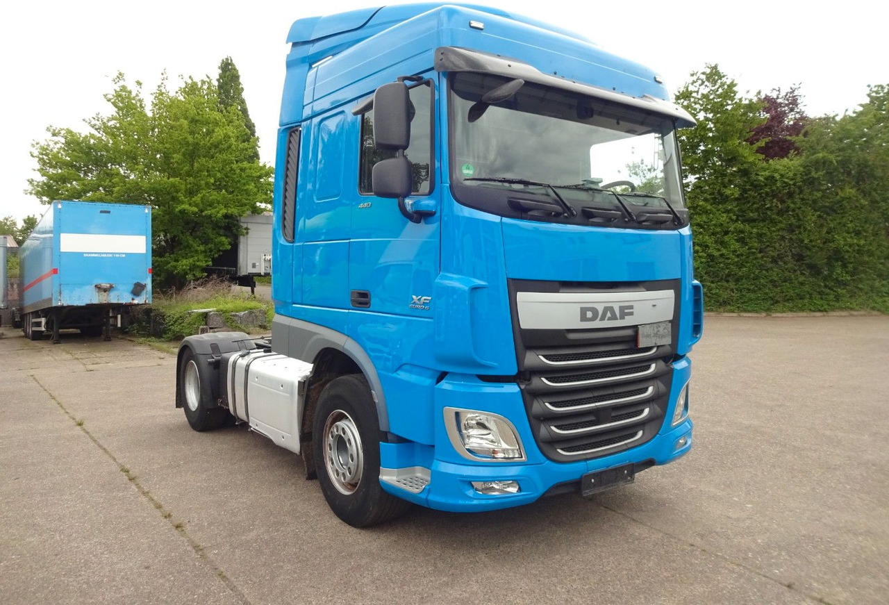 DAF XF 440, SC, Klima, 2 x Tank, Intarder, Standklim - Tegljač: slika 3 DAF XF 440, SC, Klima, 2 x Tank, Intarder, Standklim - Tegljač: slika 3