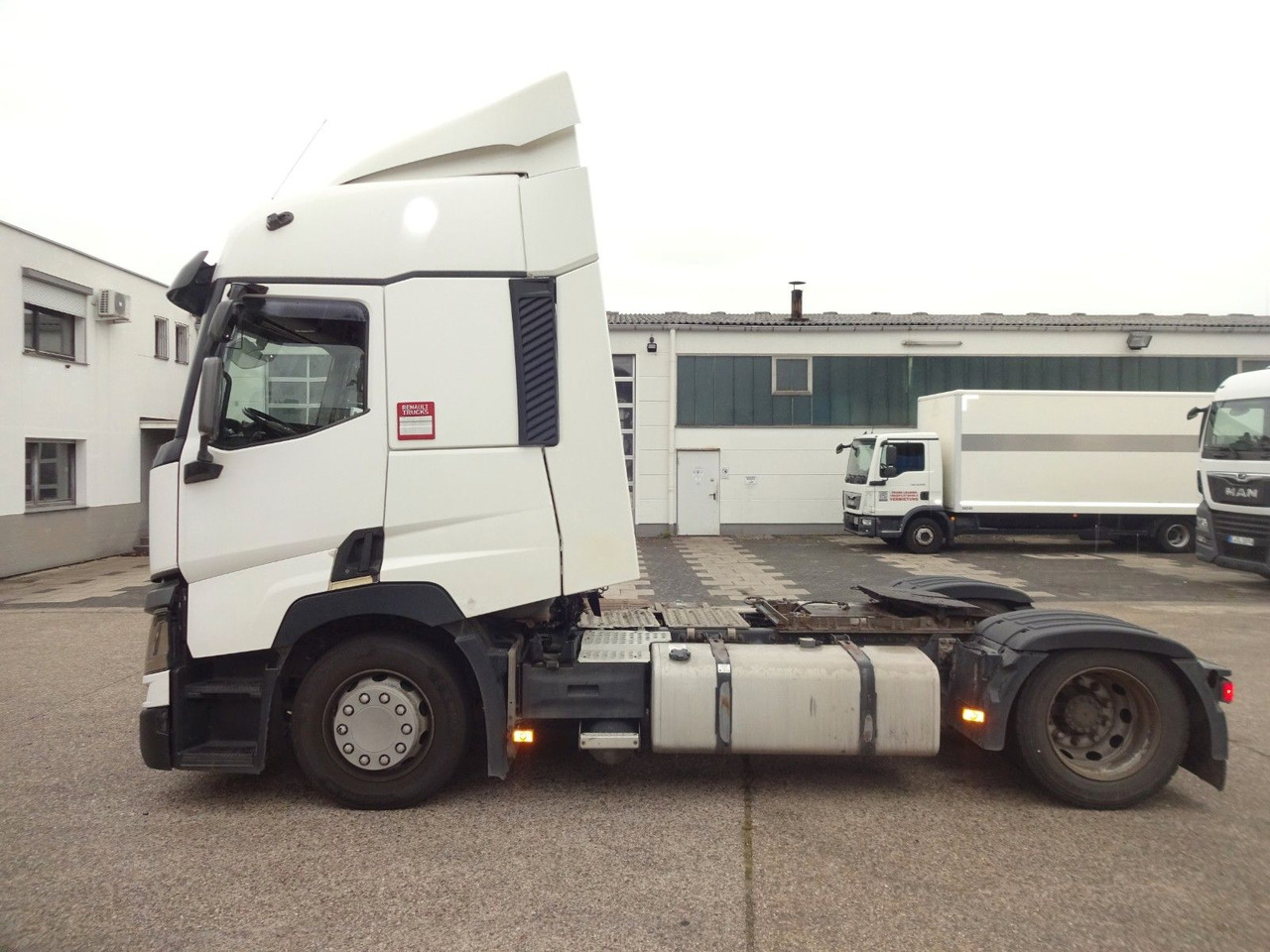 Renault Premium 460, Low Liner, Hubsattelkupplung - Tegljač: slika 4 Renault Premium 460, Low Liner, Hubsattelkupplung - Tegljač: slika 4
