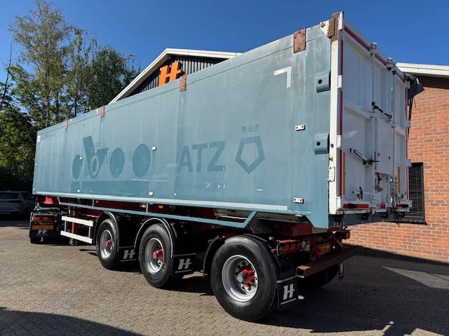 Bulthuis TATA 23 57m3 Stuuras Liftas 10T assen Klep/Deuren + bietenrek Nieuwe APK 8/2026 - Poluprikolica istovarivača: slika 2 Bulthuis TATA 23 57m3 Stuuras Liftas 10T assen Klep/Deuren + bietenrek Nieuwe APK 8/2026 - Poluprikolica istovarivača: slika 2