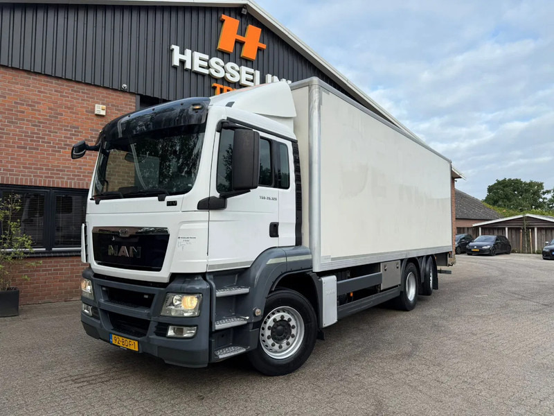 MAN TGS 26.320 EEV Koffer Stuuras AHK 3.000KG LBW 370.859 KM! NL Truck - Kamion sa zatvorenim sandukom: slika 1 MAN TGS 26.320 EEV Koffer Stuuras AHK 3.000KG LBW 370.859 KM! NL Truck - Kamion sa zatvorenim sandukom: slika 1