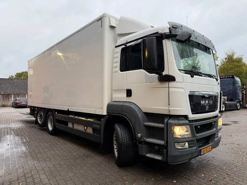 MAN TGS 26.320 Koffer Stuuras AHK 3.000KG LBW 373.230KM! NL Truck APK/TUV 18-03-2026 - Kamion sa zatvorenim sandukom: slika 2 MAN TGS 26.320 Koffer Stuuras AHK 3.000KG LBW 373.230KM! NL Truck APK/TUV 18-03-2026 - Kamion sa zatvorenim sandukom: slika 2
