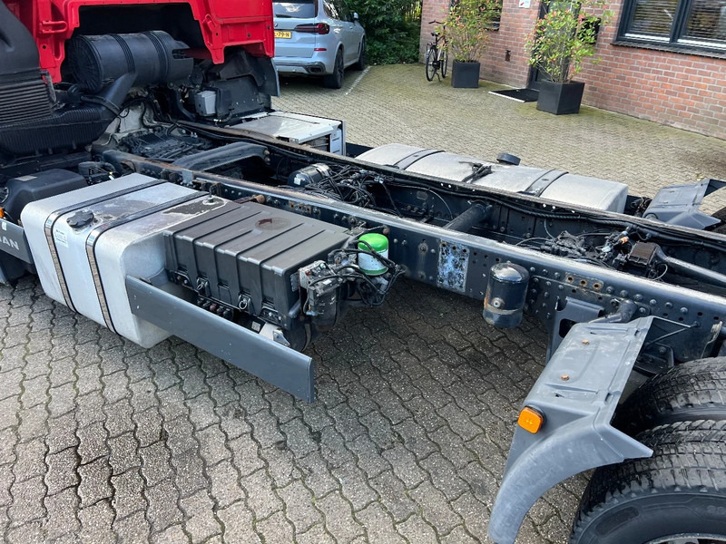 Kamion sa golom šasijom i zatvorenom kabinom MAN TGX 26.400 6 UNITS 6X2 XLX 730CM EURO 6 AHK NL Truck: slika 15