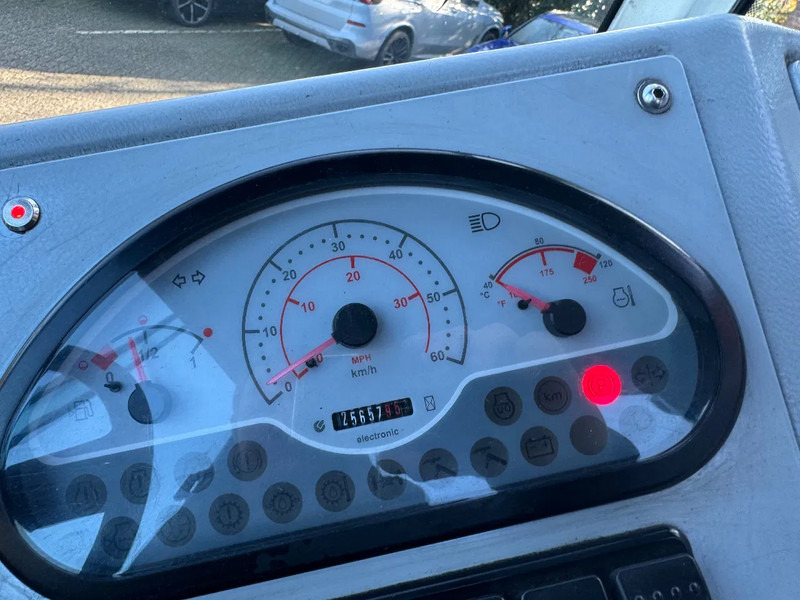 Terminalni traktor Mafi T225D T225D Rangeertrekker met Kenteken & vangmuil!: slika 12 Terminalni traktor Mafi T225D T225D Rangeertrekker met Kenteken & vangmuil!: slika 12