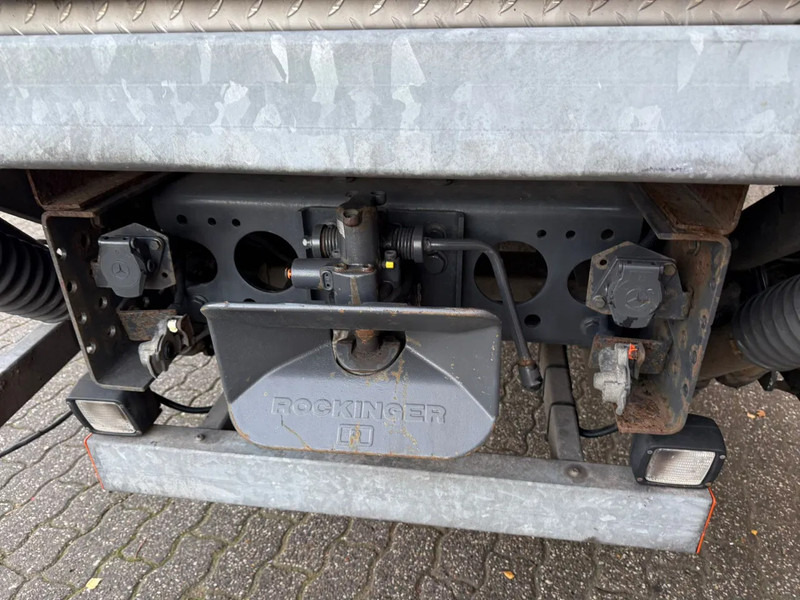 Mercedes-Benz Antos 1930 Frigoblock Dual temp 3 compartiments LBW AHK 319.640KM EURO 6 NL Truck! - Izotermički kamion: slika 5 Mercedes-Benz Antos 1930 Frigoblock Dual temp 3 compartiments LBW AHK 319.640KM EURO 6 NL Truck! - Izotermički kamion: slika 5