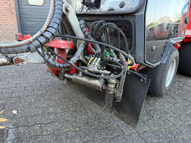 Nimos DM-Trac 205 OKB-70- Onkruidborstelmachine Werktuigendrager 4X Hydraulische functie - Industrijska mašina za metenje: slika 5 Nimos DM-Trac 205 OKB-70- Onkruidborstelmachine Werktuigendrager 4X Hydraulische functie - Industrijska mašina za metenje: slika 5