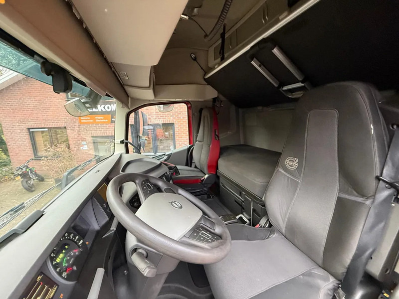 Tegljač Volvo FH 460 6X2 Globetrotter PTO Hydraulic NL Truck 738.390KM: slika 11