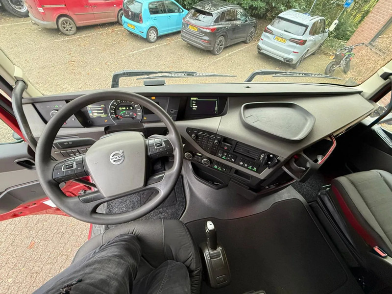 Tegljač Volvo FH 460 6X2 Globetrotter PTO Hydraulic NL Truck 738.390KM: slika 12