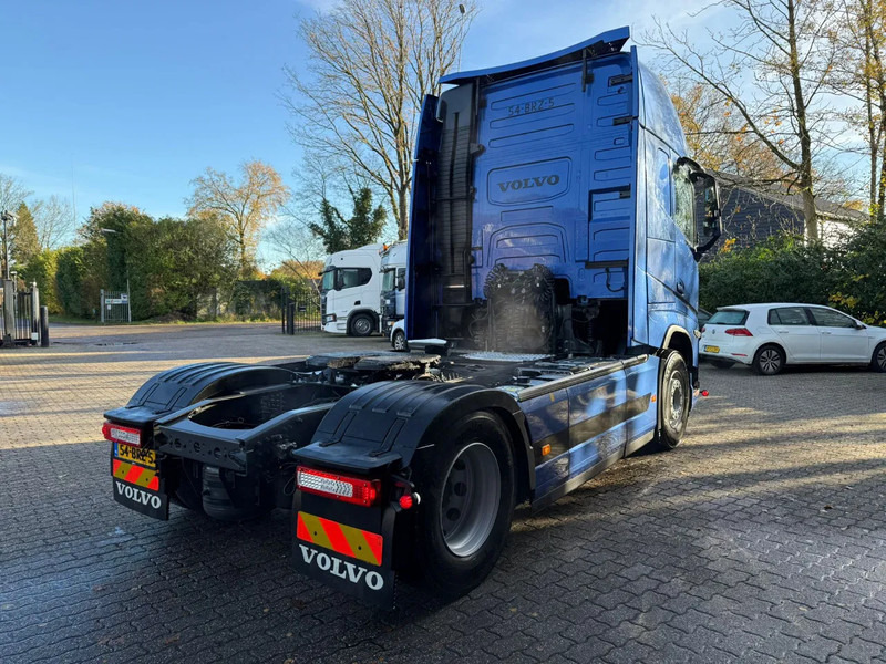 Volvo FH 460 Globetrotter XL 2x tank Standairco 405.369KM! NL Truck - APK 09-2026 - Tegljač: slika 3 Volvo FH 460 Globetrotter XL 2x tank Standairco 405.369KM! NL Truck - APK 09-2026 - Tegljač: slika 3
