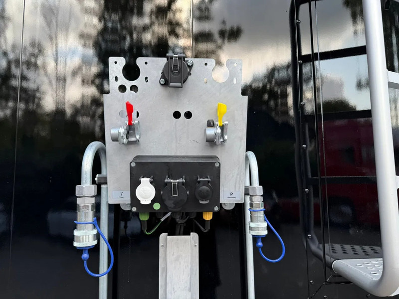 Novu Poluprikolica sa pokretnim podom kraker K-Force 92m3 Black, Liftas - 10MM Vloer, Afstandsbediening: slika 15 Novu Poluprikolica sa pokretnim podom kraker K-Force 92m3 Black, Liftas - 10MM Vloer, Afstandsbediening: slika 15