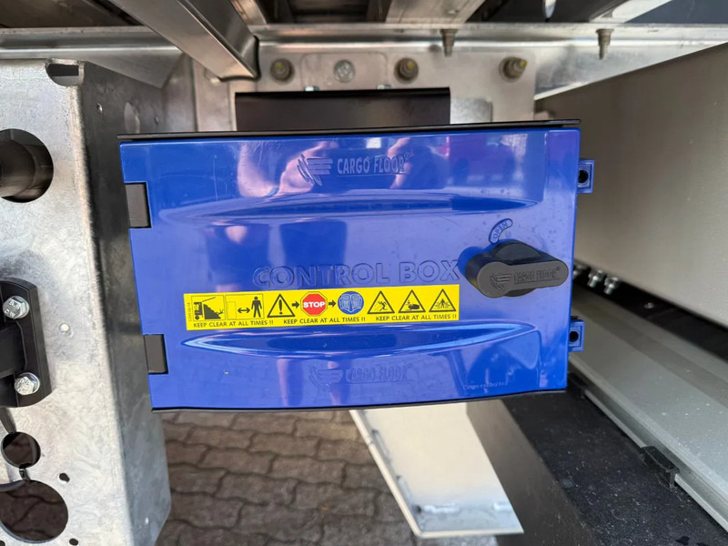 Novu Poluprikolica sa pokretnim podom kraker K-Force 92m3 Black, Liftas - 10MM Vloer, Afstandsbediening: slika 14 Novu Poluprikolica sa pokretnim podom kraker K-Force 92m3 Black, Liftas - 10MM Vloer, Afstandsbediening: slika 14