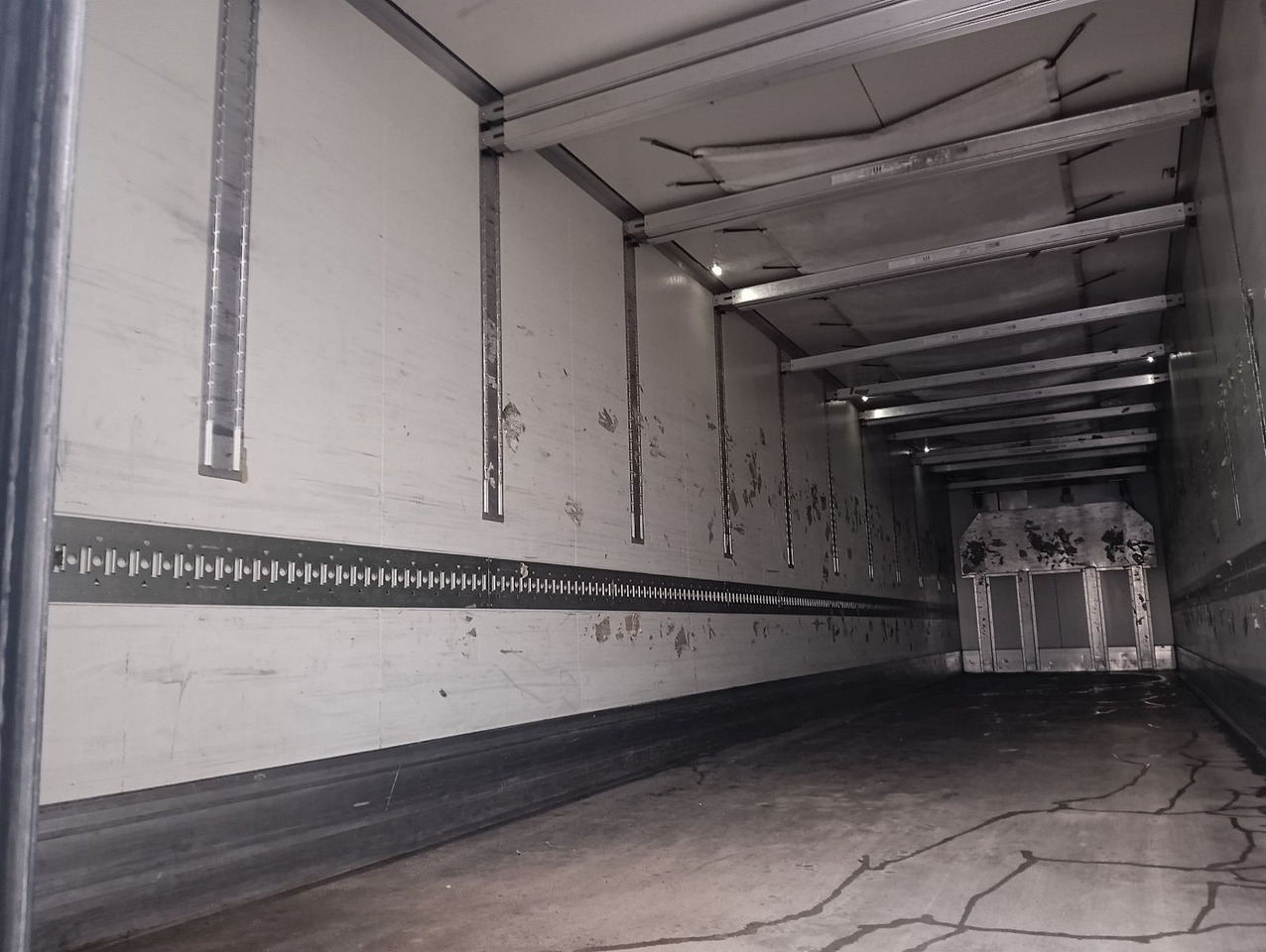 Poluprikolica sa zatvorenim sandukom Krone SDR27eL4 ThermoKing SLX300 5777h Blumenbr Doppel: slika 11 Poluprikolica sa zatvorenim sandukom Krone SDR27eL4 ThermoKing SLX300 5777h Blumenbr Doppel: slika 11