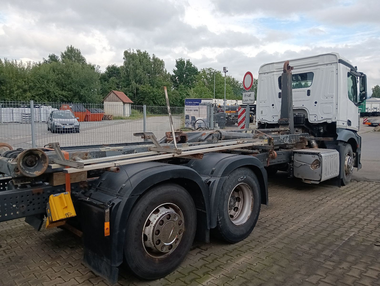 Mercedes-Benz 2545 6x2 Lenk/Lift MEILLER RK2070 Luft/Luft - Kamion sa golom šasijom i zatvorenom kabinom: slika 4 Mercedes-Benz 2545 6x2 Lenk/Lift MEILLER RK2070 Luft/Luft - Kamion sa golom šasijom i zatvorenom kabinom: slika 4