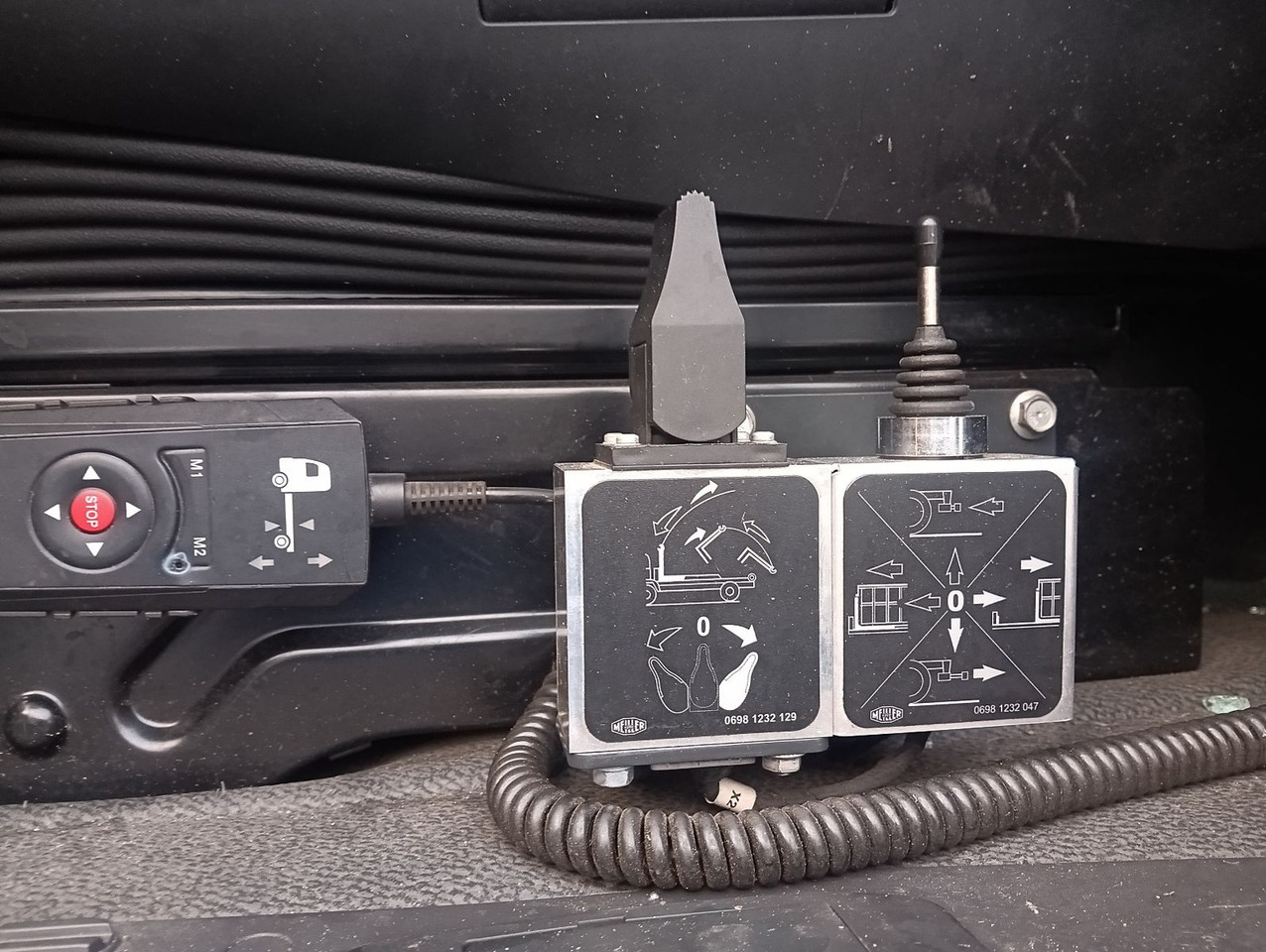 Mercedes-Benz ACTROS 2651 MP5 6x2 MEILLER RETARDER LENKACHS - Kamion sa hidrauličnom kukom: slika 4 Mercedes-Benz ACTROS 2651 MP5 6x2 MEILLER RETARDER LENKACHS - Kamion sa hidrauličnom kukom: slika 4