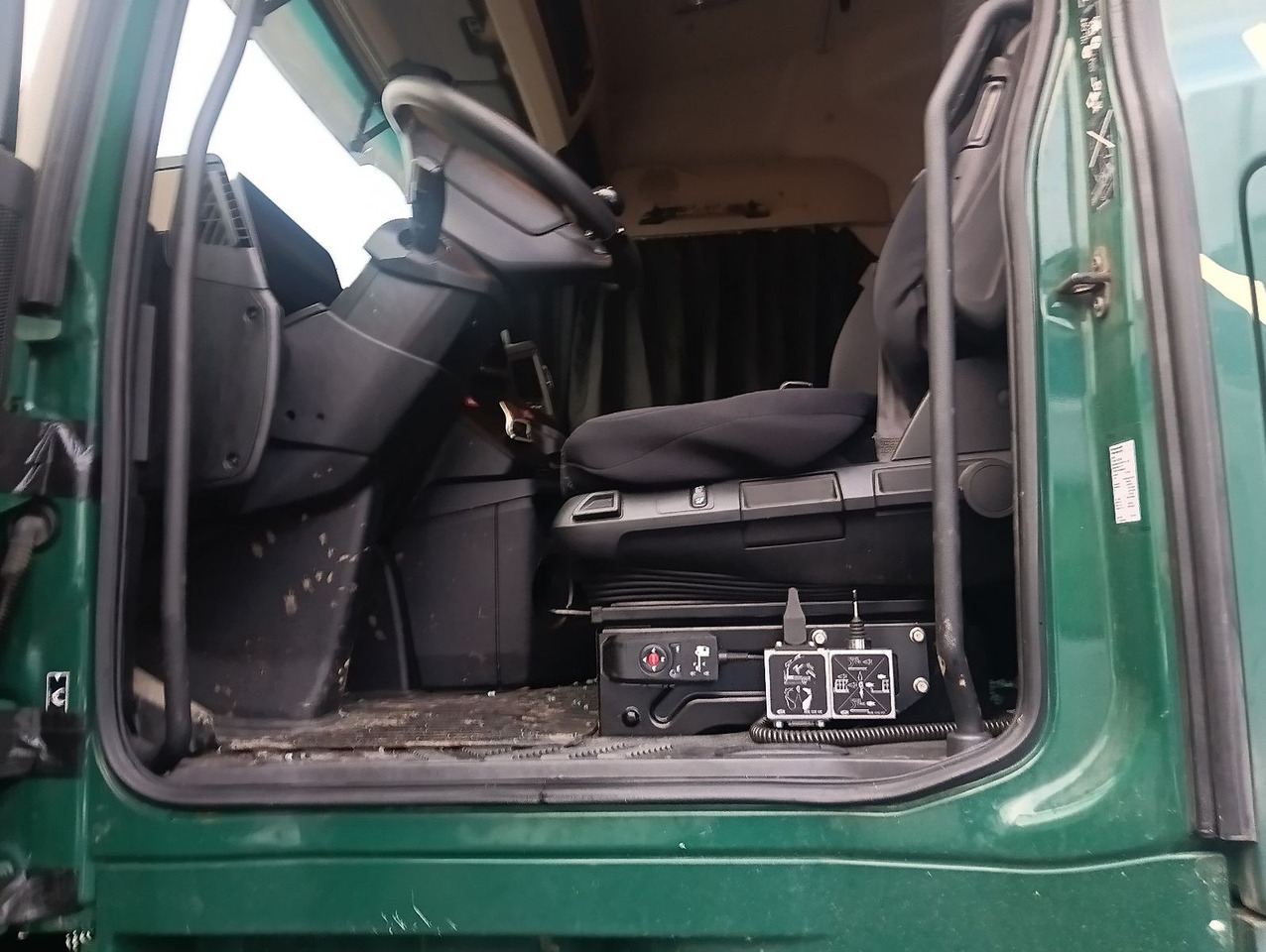 Mercedes-Benz ACTROS 2651 MP5 6x2 MEILLER RETARDER LENKACHS - Kamion sa hidrauličnom kukom: slika 1 Mercedes-Benz ACTROS 2651 MP5 6x2 MEILLER RETARDER LENKACHS - Kamion sa hidrauličnom kukom: slika 1