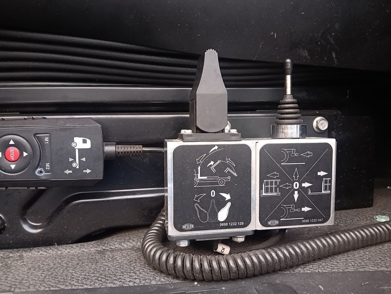 Mercedes-Benz ACTROS 2651 MP5 6x2 MEILLER RETARDER LENKACHS - Kamion sa hidrauličnom kukom: slika 3 Mercedes-Benz ACTROS 2651 MP5 6x2 MEILLER RETARDER LENKACHS - Kamion sa hidrauličnom kukom: slika 3