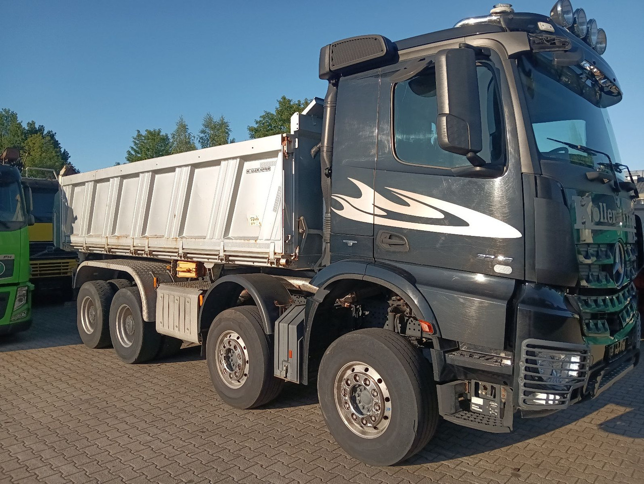 Mercedes-Benz AROCS 3246 8x4 MEILLER 3-Seiten Bordmatic SCHALT - Istovarivač: slika 3 Mercedes-Benz AROCS 3246 8x4 MEILLER 3-Seiten Bordmatic SCHALT - Istovarivač: slika 3