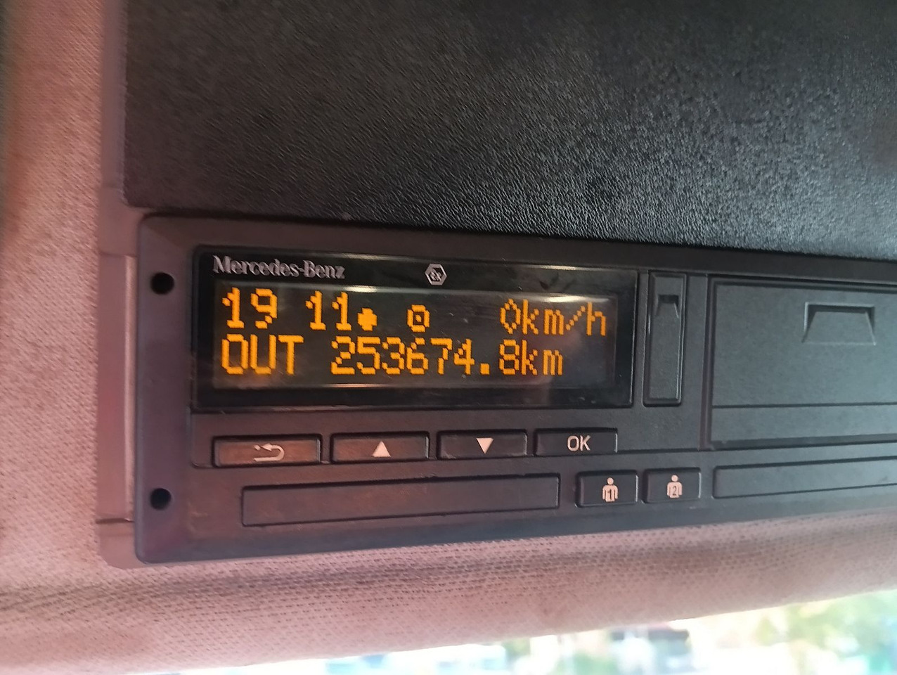 Mercedes-Benz AROCS 3246 8x4 MEILLER 3-Seiten Bordmatic SCHALT - Istovarivač: slika 5 Mercedes-Benz AROCS 3246 8x4 MEILLER 3-Seiten Bordmatic SCHALT - Istovarivač: slika 5