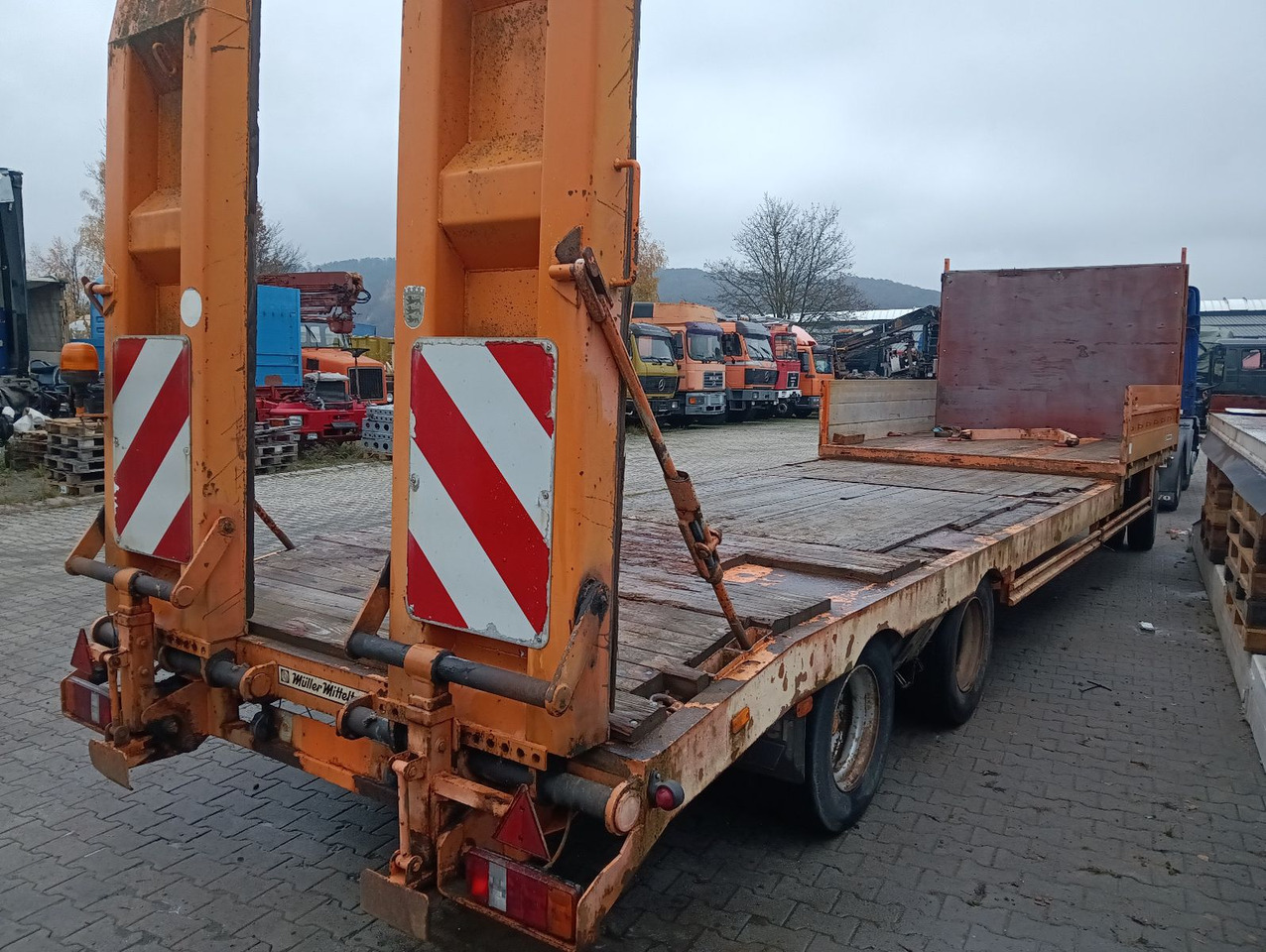 Müller-Mitteltal T 3 9,55m 0,90m Rampen, Bordwand vorne ABS SAF - Niska prikolica za prevoz: slika 3 Müller-Mitteltal T 3 9,55m 0,90m Rampen, Bordwand vorne ABS SAF - Niska prikolica za prevoz: slika 3