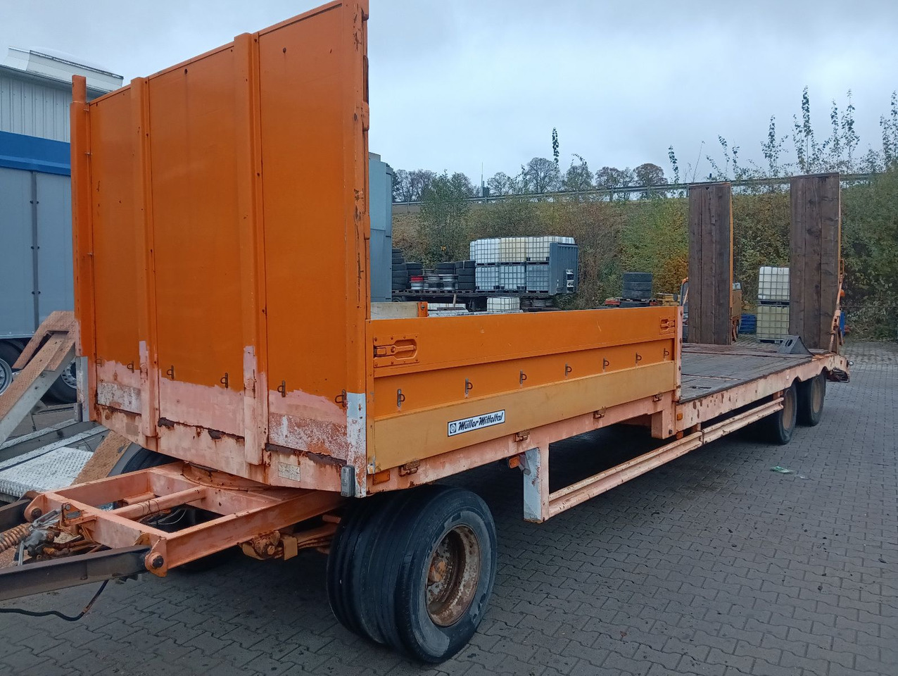 Müller-Mitteltal T 3 9,55m 0,90m Rampen, Bordwand vorne ABS SAF - Niska prikolica za prevoz: slika 4 Müller-Mitteltal T 3 9,55m 0,90m Rampen, Bordwand vorne ABS SAF - Niska prikolica za prevoz: slika 4