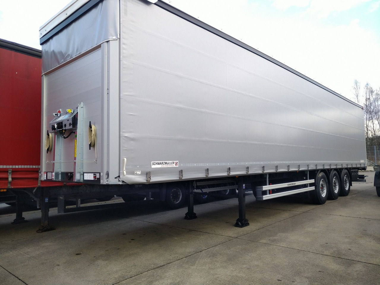 Schwarzmüller PowerLine LIFT/LENKACHSE HUBDACH 5880kg NEU - Poluprikolica sa ceradom: slika 4 Schwarzmüller PowerLine LIFT/LENKACHSE HUBDACH 5880kg NEU - Poluprikolica sa ceradom: slika 4