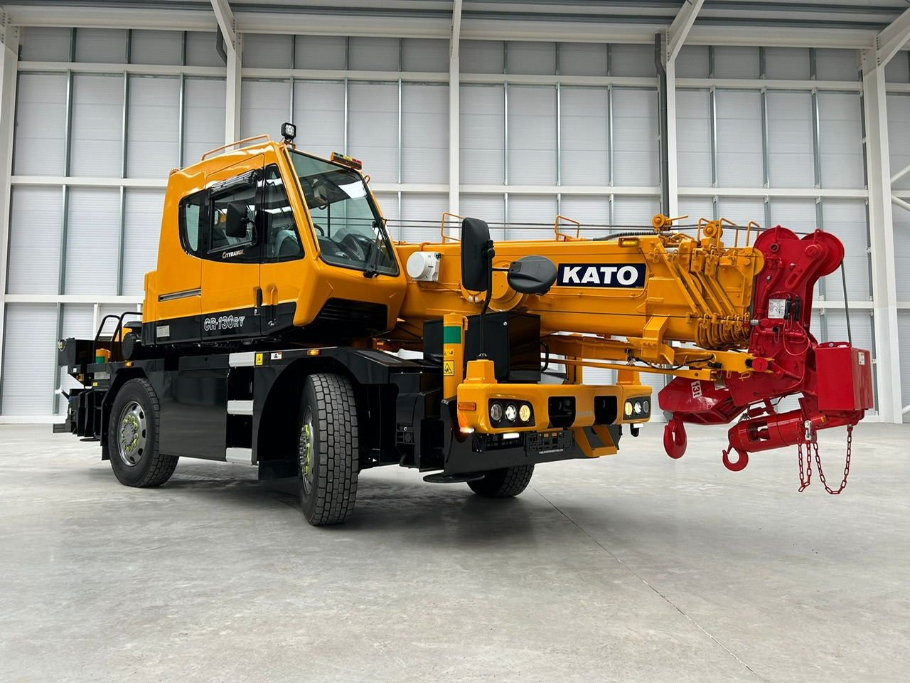 KATO CR-130Rv - 13 Ton City Crane with Joystick Control - Autodizalica: slika 1 KATO CR-130Rv - 13 Ton City Crane with Joystick Control - Autodizalica: slika 1