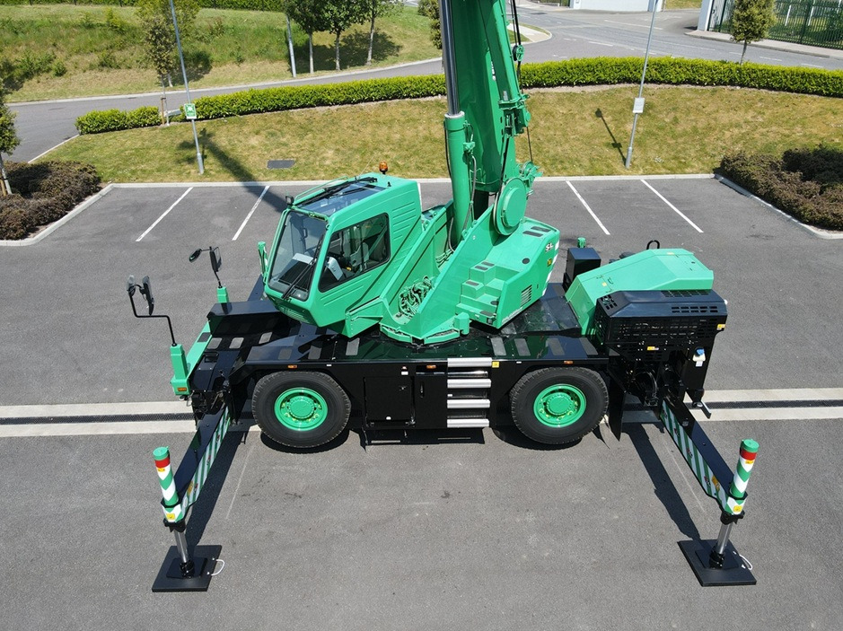 KATO CR-250Rv - 25 Ton City Crane - Excellent Condition - Autodizalica: slika 4 KATO CR-250Rv - 25 Ton City Crane - Excellent Condition - Autodizalica: slika 4