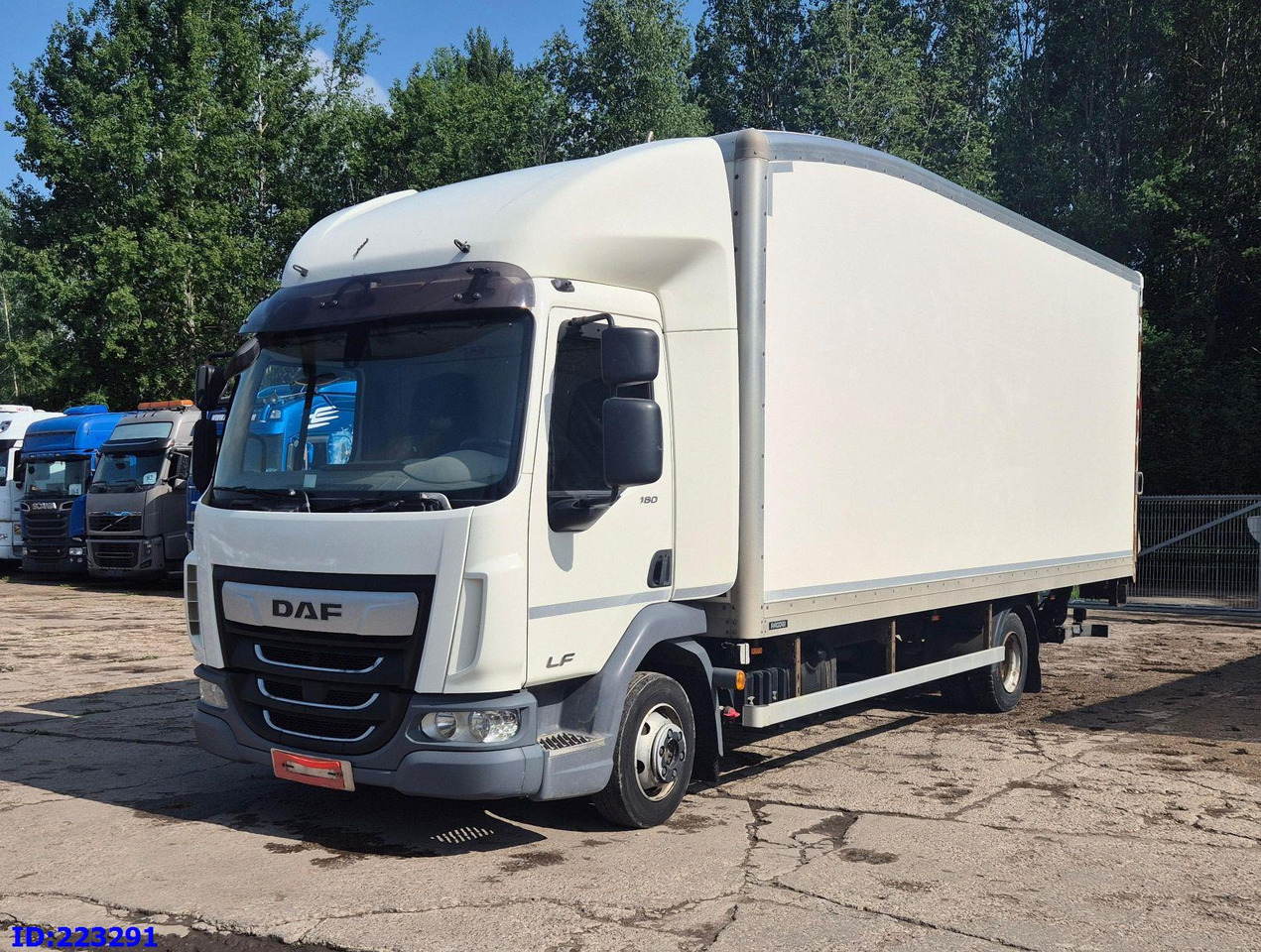 DAF LF 180 FA - Euro6 - Manual - Kamion sa zatvorenim sandukom: slika 1 DAF LF 180 FA - Euro6 - Manual - Kamion sa zatvorenim sandukom: slika 1