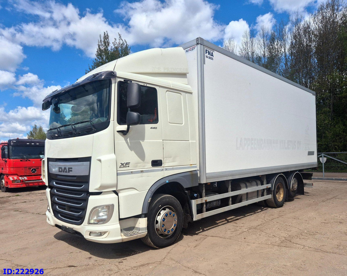DAF XF 106 440 FAR 6x2 Euro6 - Izotermički kamion: slika 4 DAF XF 106 440 FAR 6x2 Euro6 - Izotermički kamion: slika 4