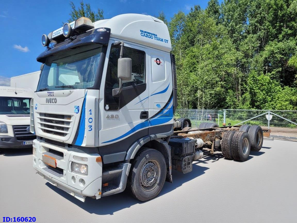 IVECO Stralis 480 6x2 Manual - Kamion sa golom šasijom i zatvorenom kabinom: slika 1 IVECO Stralis 480 6x2 Manual - Kamion sa golom šasijom i zatvorenom kabinom: slika 1