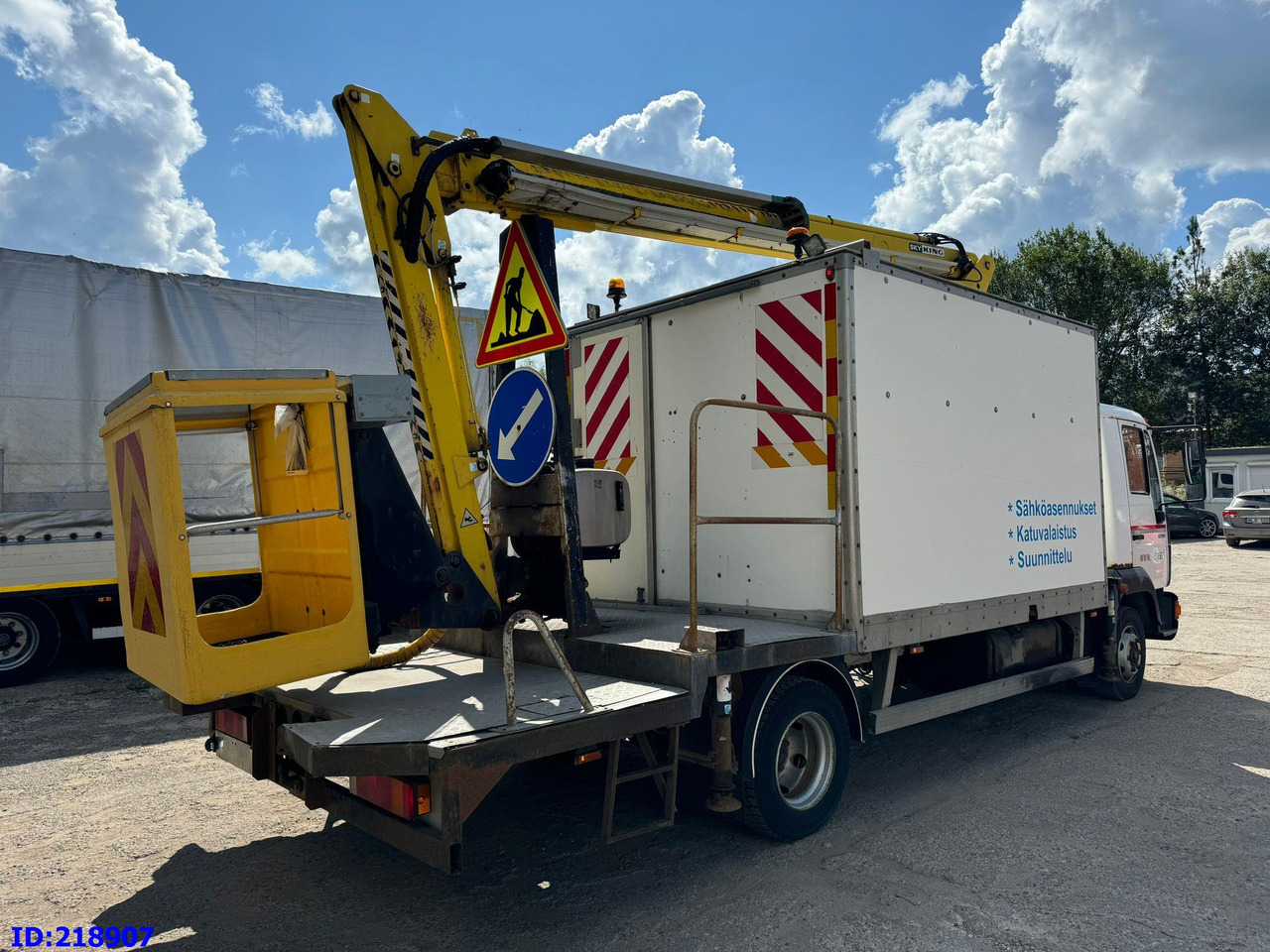 MAN LE 220C + Sky King 179TV - Vazdušna platforma montirana na kamion, Korisno/ Posebno vozilo: slika 5 MAN LE 220C + Sky King 179TV - Vazdušna platforma montirana na kamion, Korisno/ Posebno vozilo: slika 5