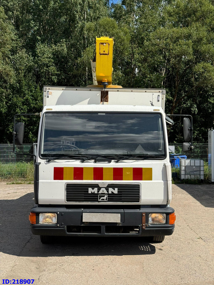 MAN LE 220C + Sky King 179TV - Vazdušna platforma montirana na kamion, Korisno/ Posebno vozilo: slika 2 MAN LE 220C + Sky King 179TV - Vazdušna platforma montirana na kamion, Korisno/ Posebno vozilo: slika 2