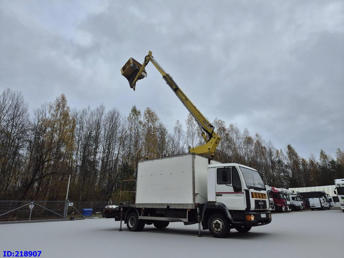 MAN LE 220C + Sky King 179TV - Vazdušna platforma montirana na kamion, Korisno/ Posebno vozilo: slika 1 MAN LE 220C + Sky King 179TV - Vazdušna platforma montirana na kamion, Korisno/ Posebno vozilo: slika 1