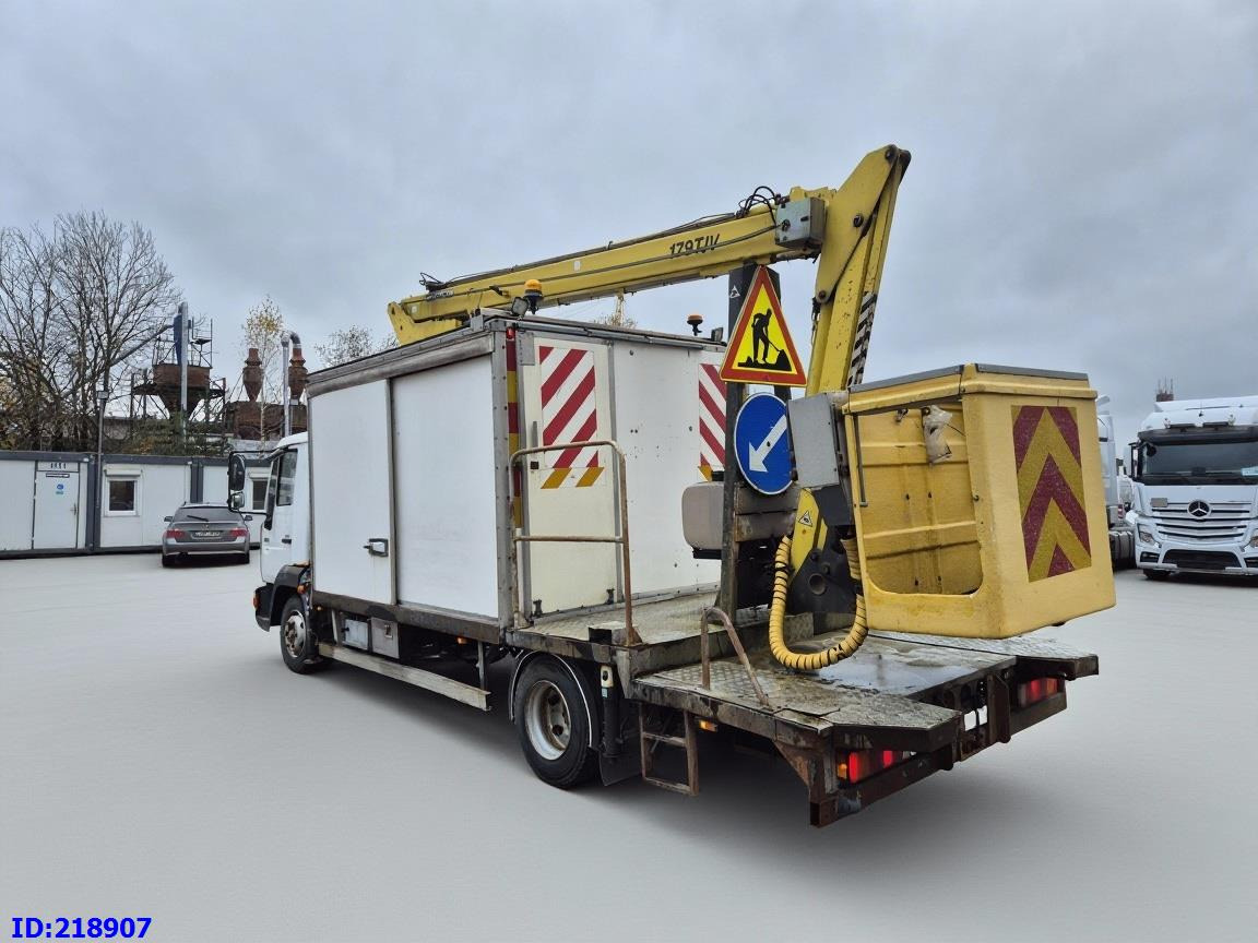 MAN LE 220C + Sky King 179TV - Vazdušna platforma montirana na kamion, Korisno/ Posebno vozilo: slika 5 MAN LE 220C + Sky King 179TV - Vazdušna platforma montirana na kamion, Korisno/ Posebno vozilo: slika 5