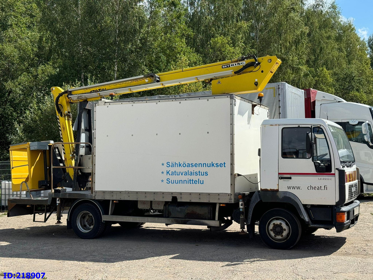 MAN LE 220C + Sky King 179TV - Vazdušna platforma montirana na kamion, Korisno/ Posebno vozilo: slika 4 MAN LE 220C + Sky King 179TV - Vazdušna platforma montirana na kamion, Korisno/ Posebno vozilo: slika 4