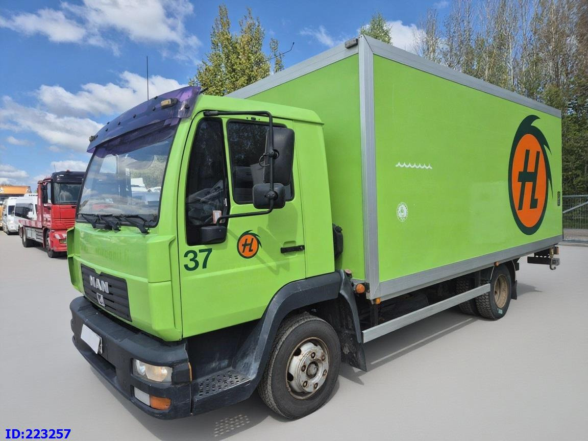 MAN LE 8.150 Manual 139tkm ONLY - Kamion sa zatvorenim sandukom: slika 1 MAN LE 8.150 Manual 139tkm ONLY - Kamion sa zatvorenim sandukom: slika 1