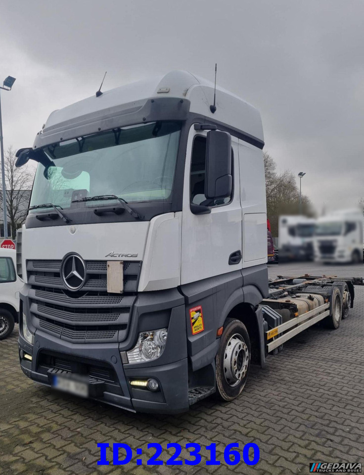 MERCEDES-BENZ Actros 2542 BDF Euro6 - Kamion sa golom šasijom i zatvorenom kabinom: slika 1 MERCEDES-BENZ Actros 2542 BDF Euro6 - Kamion sa golom šasijom i zatvorenom kabinom: slika 1