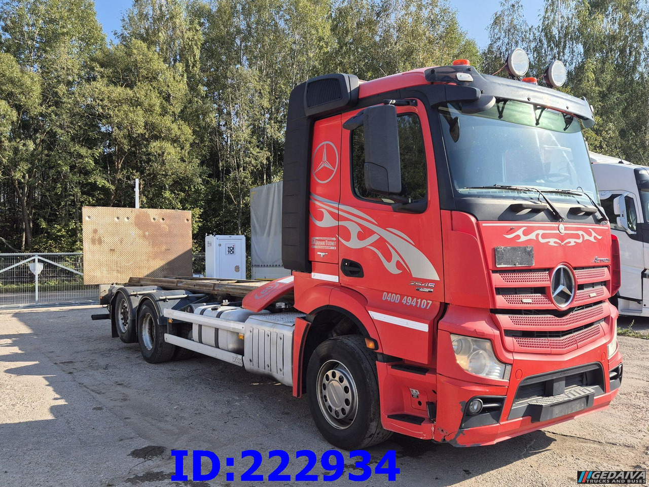 MERCEDES-BENZ Actros 2545 6x2 Euro5 - Kamion sa golom šasijom i zatvorenom kabinom: slika 4 MERCEDES-BENZ Actros 2545 6x2 Euro5 - Kamion sa golom šasijom i zatvorenom kabinom: slika 4