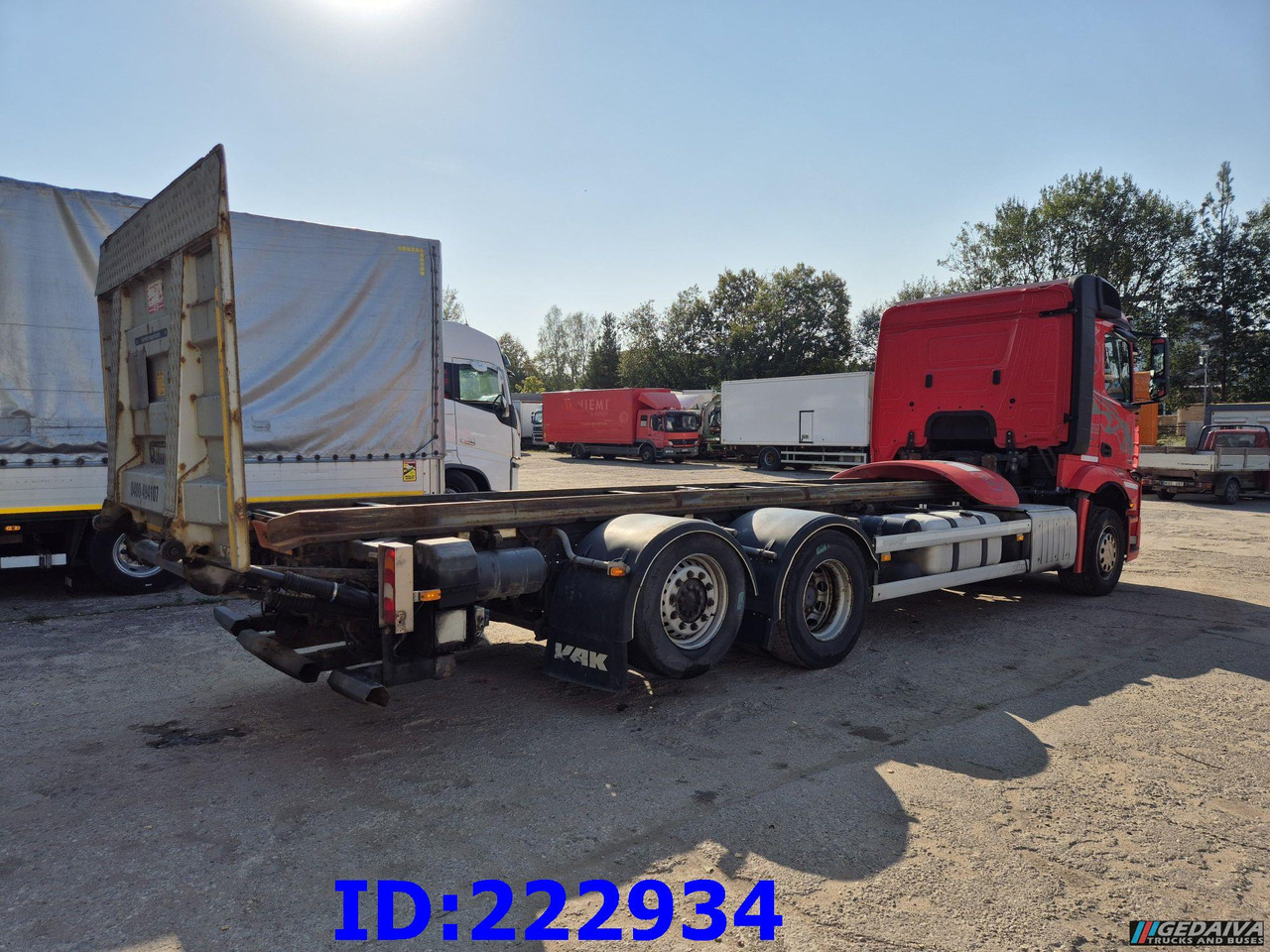 MERCEDES-BENZ Actros 2545 6x2 Euro5 - Kamion sa golom šasijom i zatvorenom kabinom: slika 5 MERCEDES-BENZ Actros 2545 6x2 Euro5 - Kamion sa golom šasijom i zatvorenom kabinom: slika 5