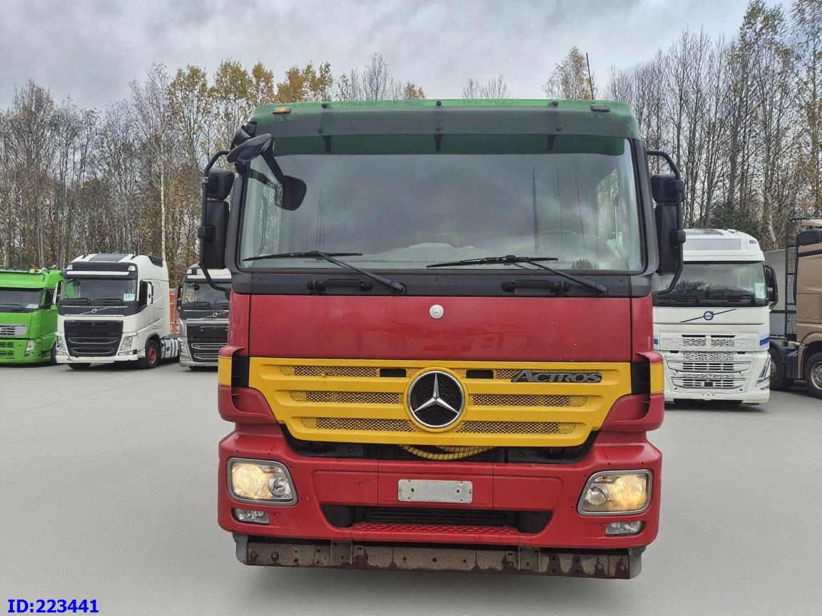 MERCEDES-BENZ Actros 2636 6X4 (3pedals) - Kamion sa golom šasijom i zatvorenom kabinom: slika 2 MERCEDES-BENZ Actros 2636 6X4 (3pedals) - Kamion sa golom šasijom i zatvorenom kabinom: slika 2