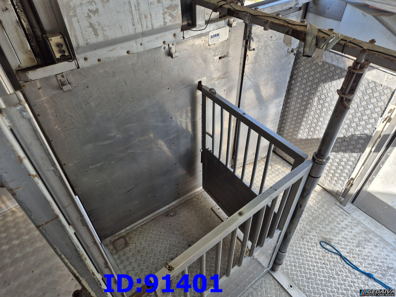 Kamion za prevoz stoke MERCEDES-BENZ Antos 2532 - 6x2 - Euro 6 - Animal transport: slika 12