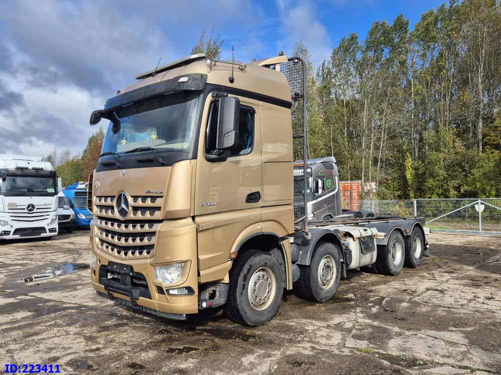 MERCEDES-BENZ Arocs 3763 8x4 Euro6 - Kamion sa golom šasijom i zatvorenom kabinom: slika 1 MERCEDES-BENZ Arocs 3763 8x4 Euro6 - Kamion sa golom šasijom i zatvorenom kabinom: slika 1